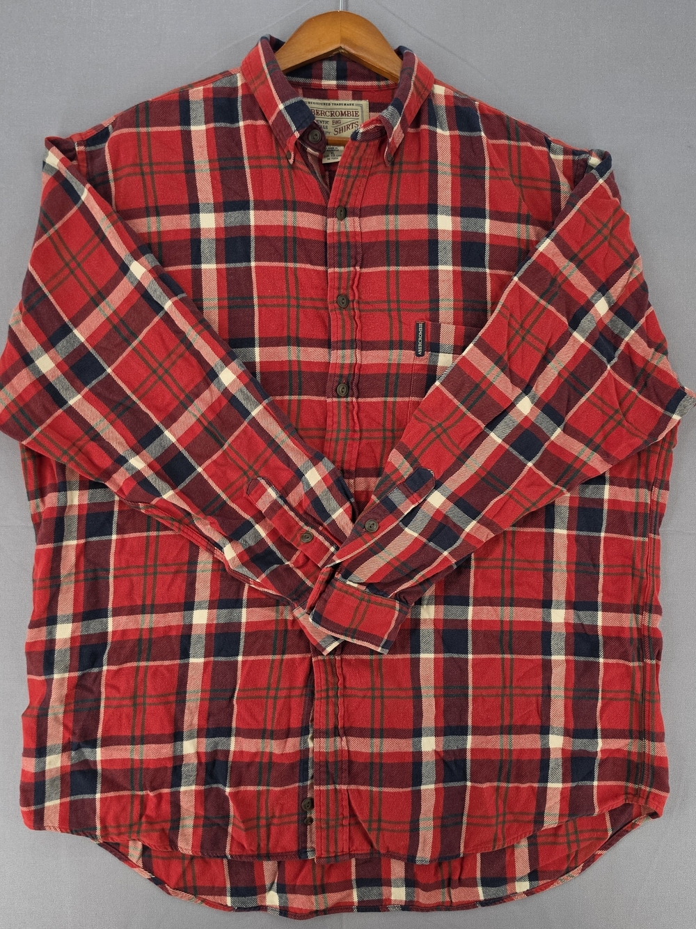 Abercrombie & Fitch Red Navy Cream Plaid Button-Down Shirt - Men